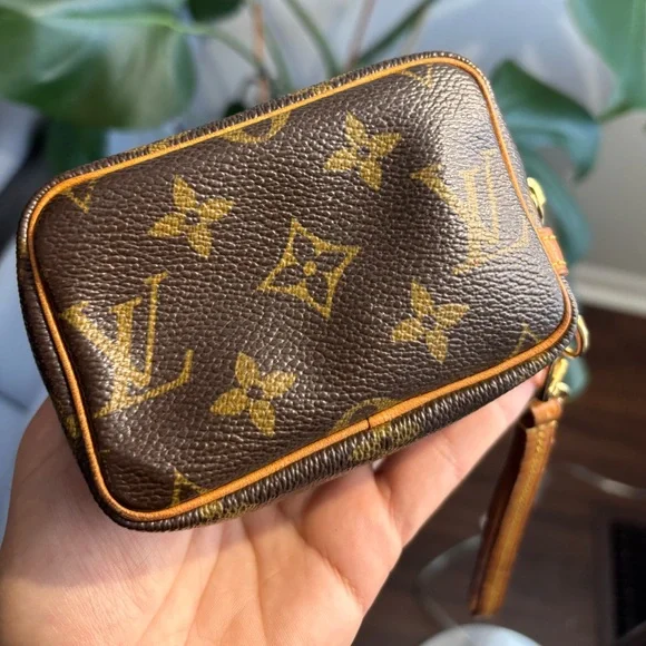 Louis Vuitton Monogram Brown Wristlet punch - Picture 1 of 10
